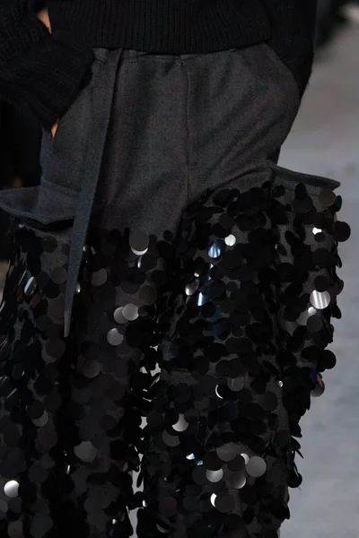 Look 15